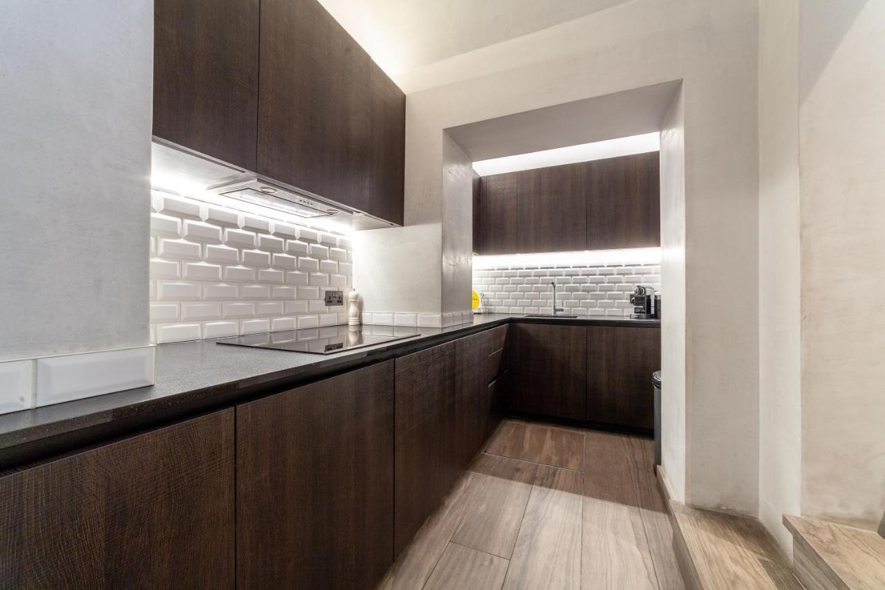 Appartamento Stunning Modern 2br Flat Wgarden Near Harrods Londra